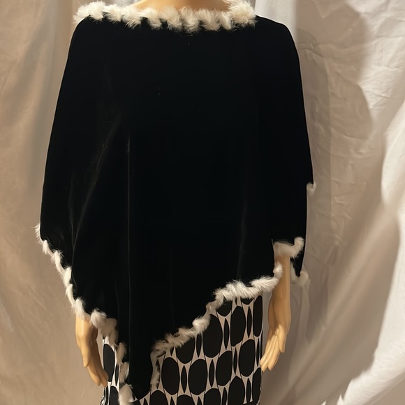 Vintage velvet and rabbit fur shawl. One size - Picture 2 of 6